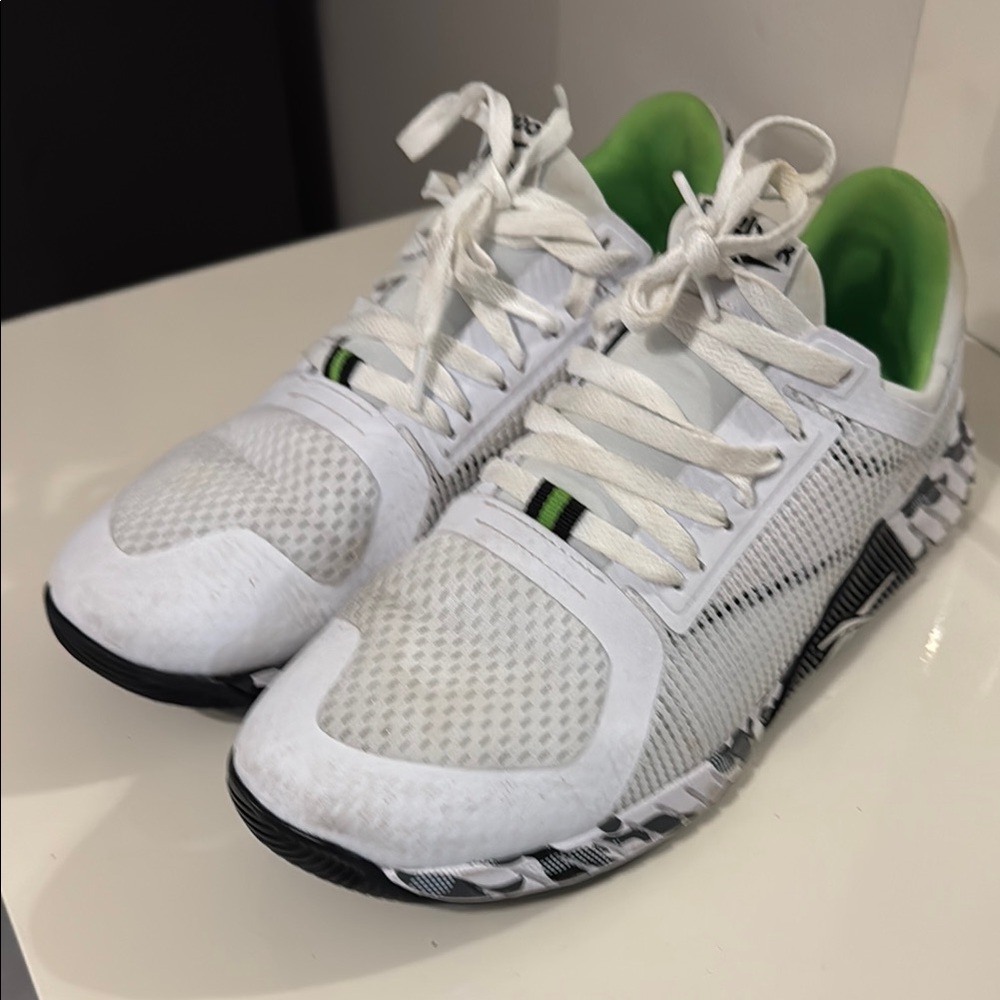 Reebok White and Green Sneakers with Breathable Mesh
